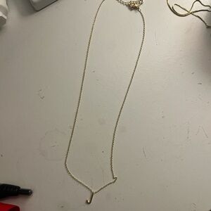 Chic Gold Necklace with Minimalist Pendant
